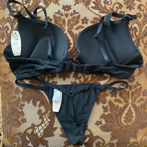 Victoria's Secret Bombshell Bra set in black with Swarovski crystals. NWT 34B